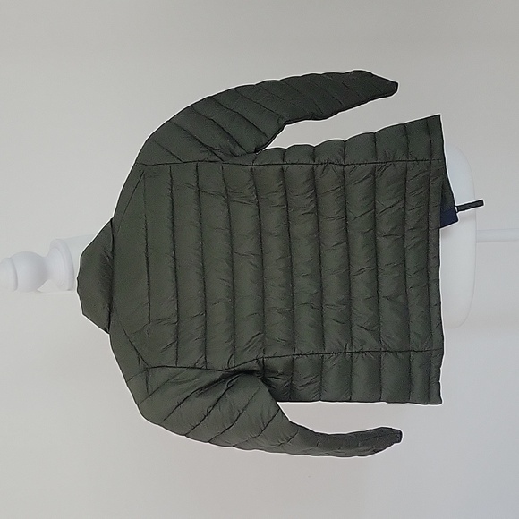 Amazon Essentials Boy's  Lightweight Puffer Jacket Size 6-7 - Picture 4 of 13